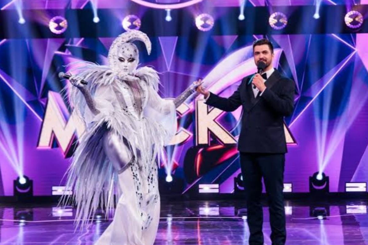 Пытаемся выяснить, кто прячется за маской Месяца в одноименном проекте на НТВ