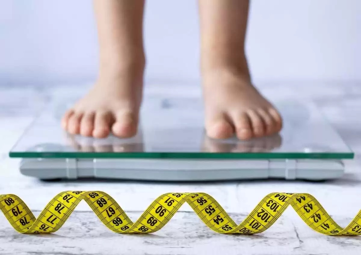 Почему детям с лишним весом сложнее учиться: когда килограммы мешают не только здоровью