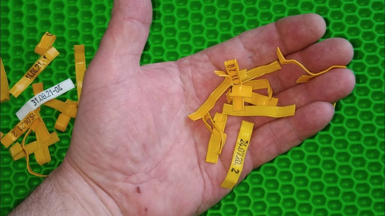 Пластиковые зажимы от хлеба пригодятся в быту: простые лайфхаки для кухни и гаража