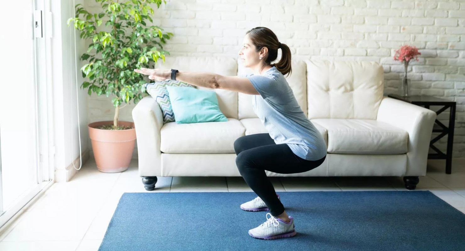 Если колени стали ныть при движении: 3 домашних упражнения для поддержки суставов