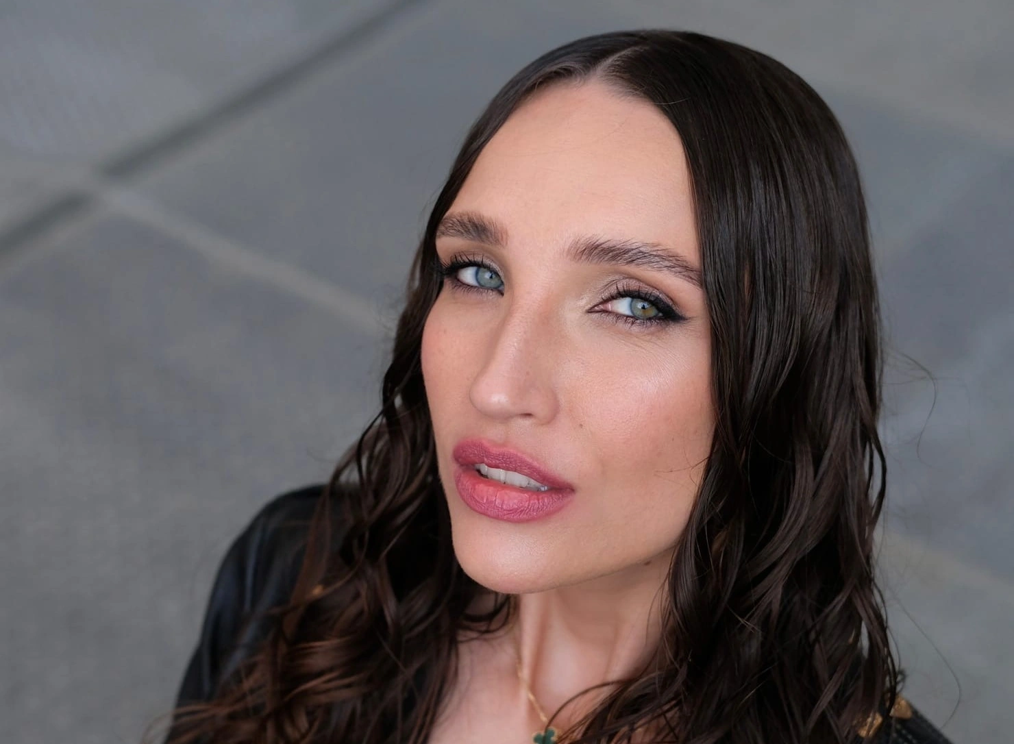 Сбежавший из дома сын заманил Дарью Янину к психологу