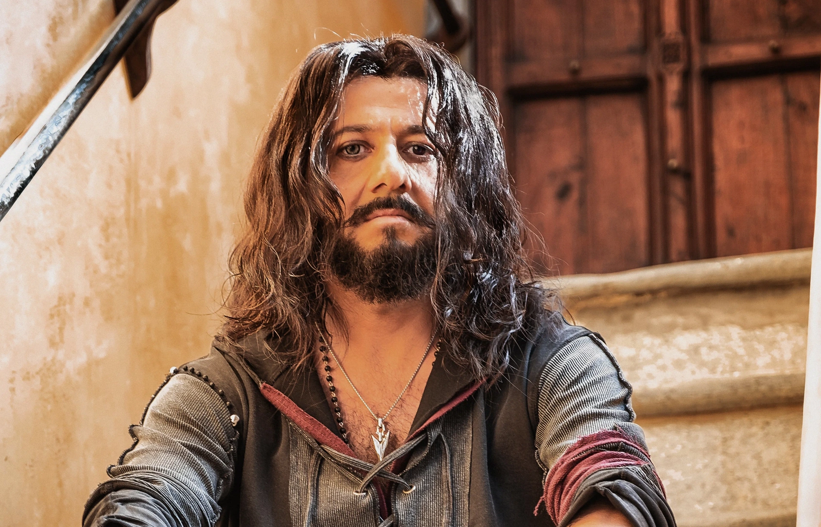 Михаил Галустян стал злодеем и раскрыл тайны Болливуда на премьере Королек моей любви