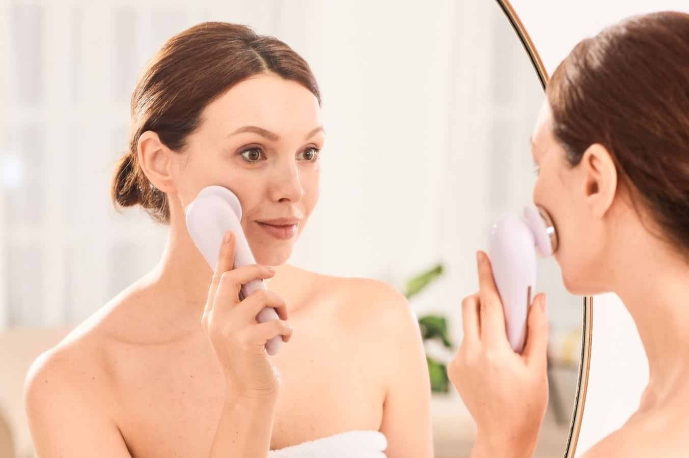 Лифтинг и очищение в одном приборе: как ультразвуковой массажер работает с кожей и что важно учитывать