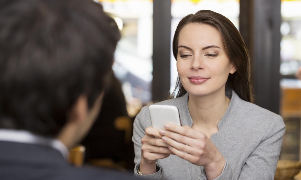 Эти 3 сигнала выдают глупого человека: как с первых минут общения распознать поверхностный ум