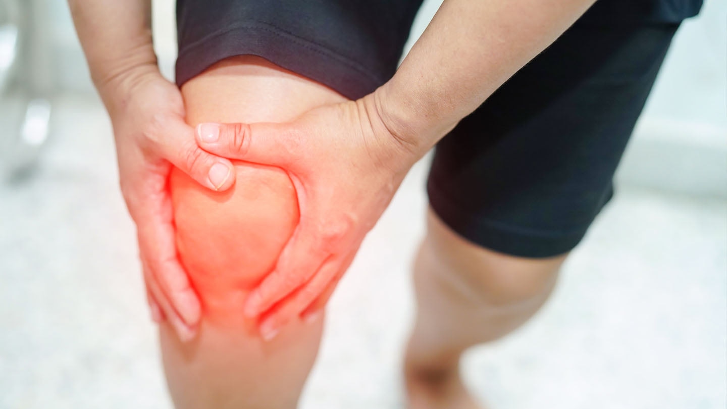 Если щелчки ваших суставов слышны всем: как отличить кавитацию от первых признаков износа хряща