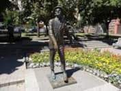 Памятник Зиновию Гердту в образе Паниковского