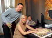 Василиса Володина с мужем и дочерью