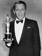 Фрэнк Синатра с премией "Оскар"
