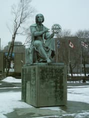 Памятник Николаю Копернику  в Монреале