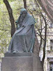 Памятник Николая Гоголя