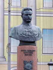 Памятник Михаилу Фрунзе