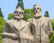 Памятник Фридриху Энгельсу и Карлу Марксу