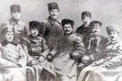 Иван Панфилов (вверху слева) с боевыми товарищами. В центре - Василий Чапаев