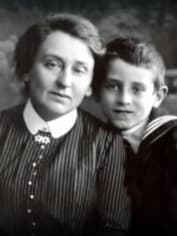 Василий Гроссман с мамой