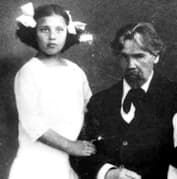 Наталья Кончаловская с дедом Василием Суриковым