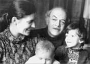 Давид Самойлов с семьей