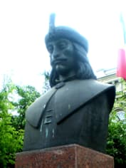 Памятник Владу Цепешу в Плоешти, Румыния