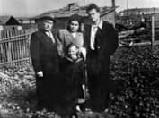 Евгения Гинзбург с семьей