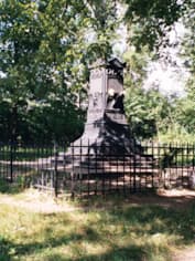 Памятник Михаилу Барклай-де-Толли в Калининградской области