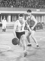 Баскетболист Михаил Коркия