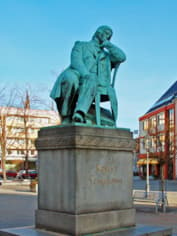 Памятник Роберту Шуману