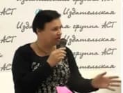 Анна Малышева на презентации книги