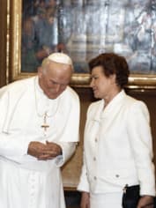 Наина Ельцина и Иоанн Павел II