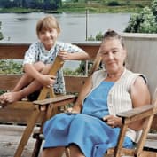 Александра Завьялова с внучкой
