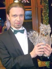 Дмитрий Авдеенко с наградой «Хрустальная сова»