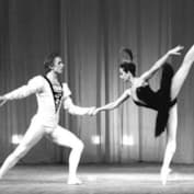 Вячеслав Гордеев и Надежда Павлова в балете «Лебединое озеро»