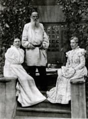 Лев Толстой и Софья Толстая с сестрой Татьяной
