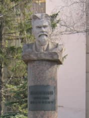 Памятник Михаилу Калинину в Чебоксарах