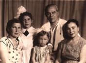 Галина Макарова с семьей (сестра, дочь, племянница муж и Галина Климентьевна)