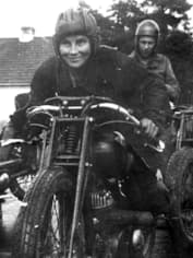 Галина Макарова чемпионка Беларуси по мотокроссу 1937 года
