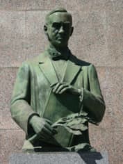 Статуя Александра Флеминга