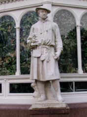 Памятник Карлу Линнею