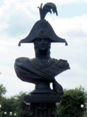 Памятник Михаилу Лазареву