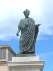 Памятник Горацию