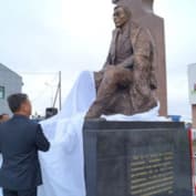 Открытие памятника Платону Ойунскому в Якутске