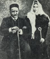 Галиаскар Камал и его первая жена Бибигайша в 1908 году