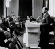 Джон фон Нейман выступает перед коллегами