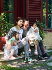 Павел Деревянко и Дарья Мясищева с детьми