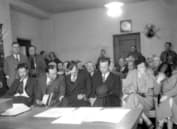 Джон Диллинджер и его банда в зале суда