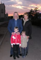 Сергей Скачков с женой и детьми