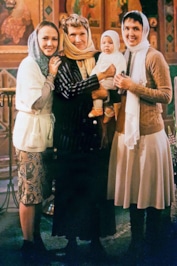 Инга Будкевич с дочерью, внучкой и правнучкой