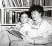 Памела Трэверс и ее приемный сын Камиллус