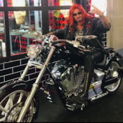 Никита Джигурда на мотоцикле