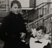 Ольга Медынич в детстве с мамой