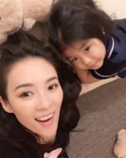 Чжан Цзыи с дочерью