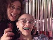 Патрисия Аркетт и лысая Джои Кинг